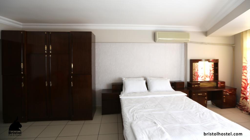 Bristol Hostel Istanbul Bagian luar foto