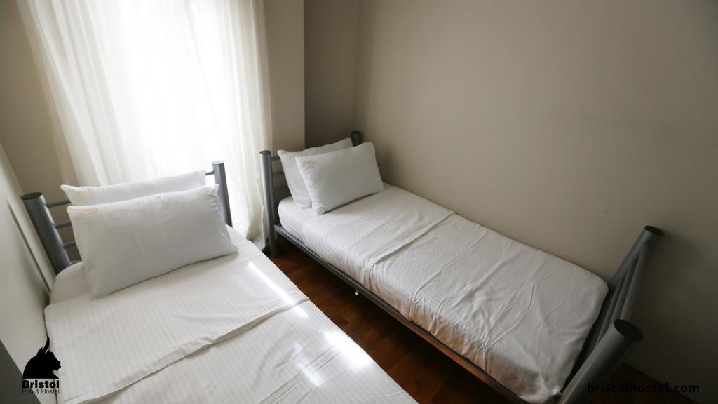 Bristol Hostel Istanbul Bagian luar foto