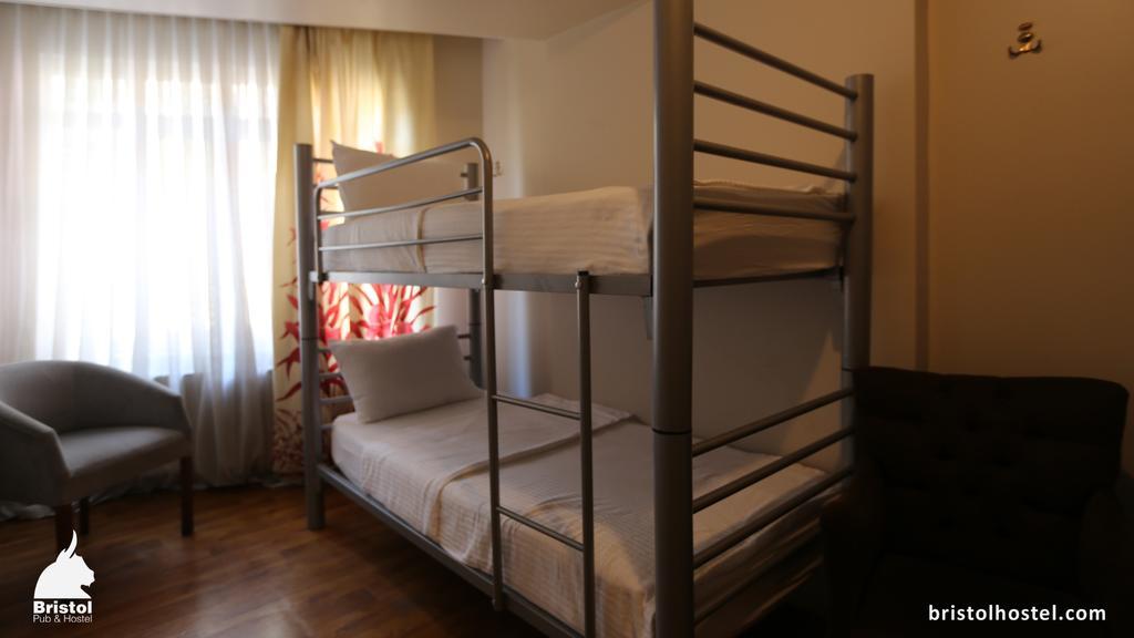 Bristol Hostel Istanbul Bagian luar foto