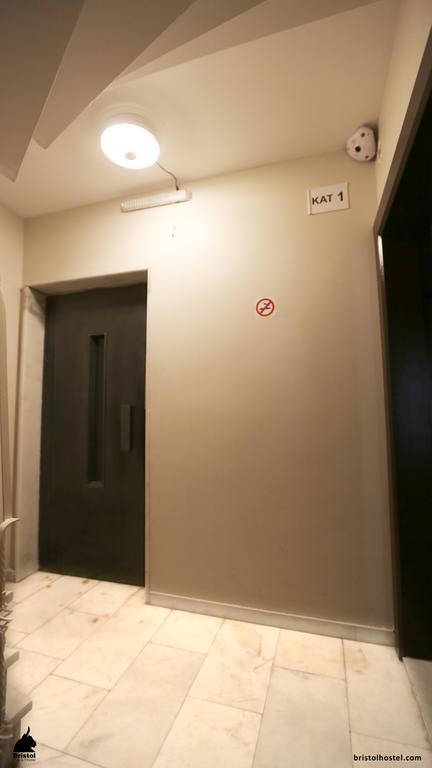 Bristol Hostel Istanbul Bagian luar foto