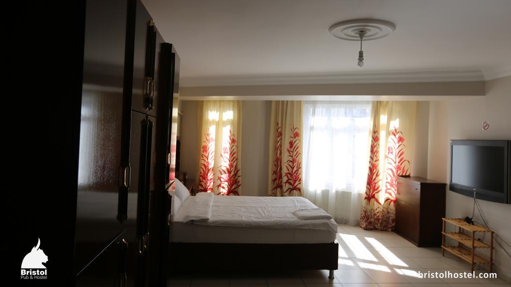 Bristol Hostel Istanbul Bagian luar foto